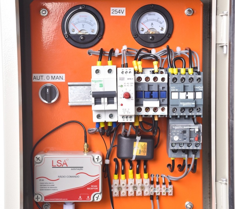 QUADRO DE FORÇA E COMANDO QDF01 PARTIDA COM CAPACITOR, PARA ACIONAMENTO DE BOMBA DE POÇO MONOFÁSICO 254V ATÉ 4CV - 400x300x200