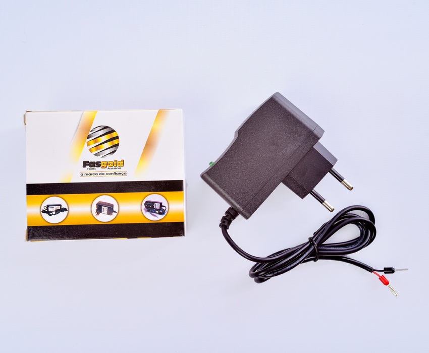 Fonte 12.6v/1A - mini com pino FS 554 top Gold